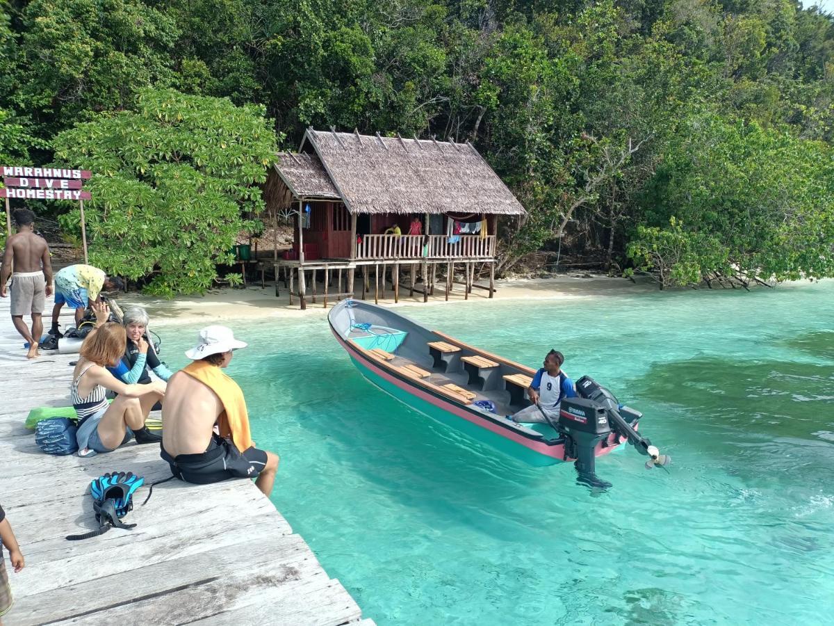 Warahnus Dive Homestay Kri Екстериор снимка